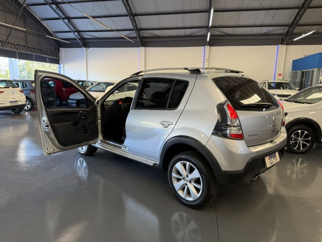 SANDERO STEPWAY 1.6 FLEX AUT