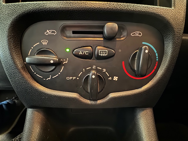 207 XR 1.4 8V FLEX 4P